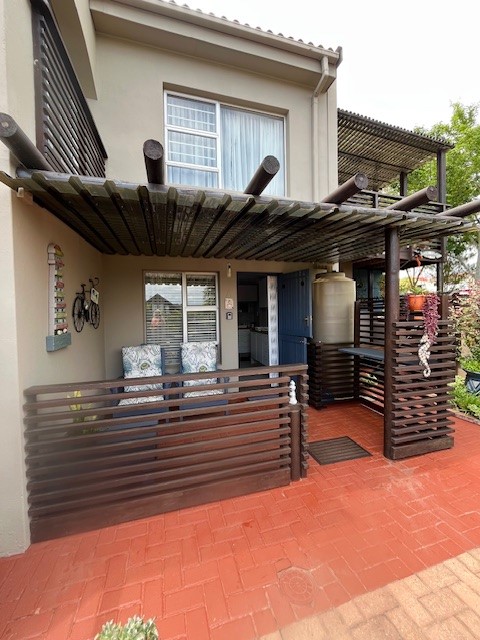 4 Bedroom Property for Sale in Herolds Bay Western Cape